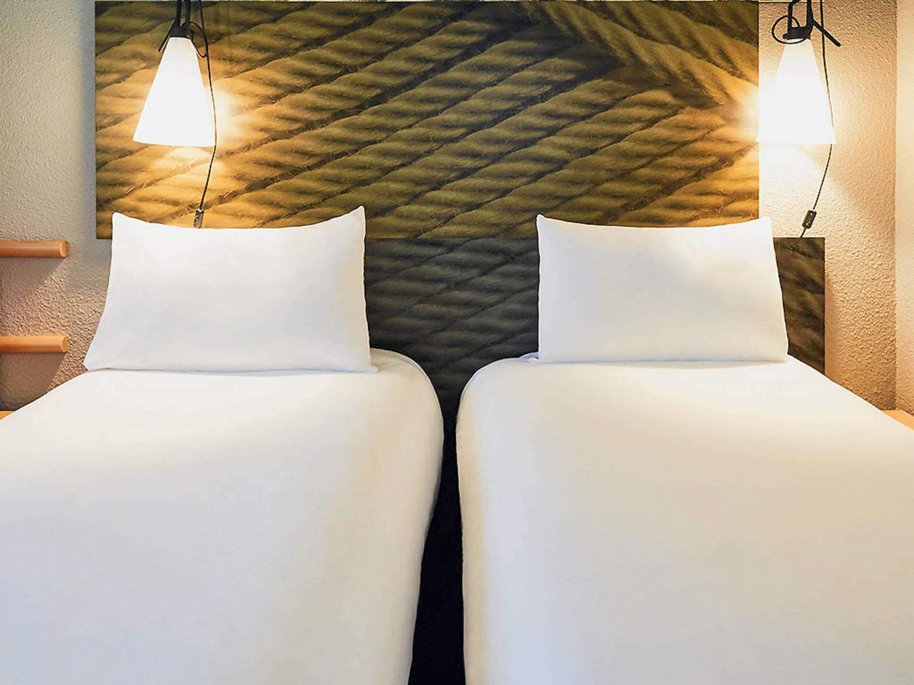 Literie de qualité supérieure, coffres-forts dans les chambres, bureau