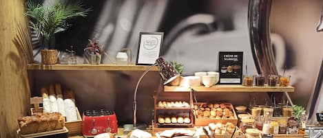 Desayuno buffet los fines de semana (con cargo)