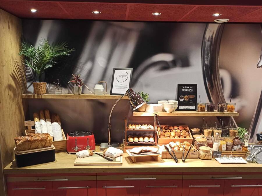Buffet breakfast for a fee on weekends