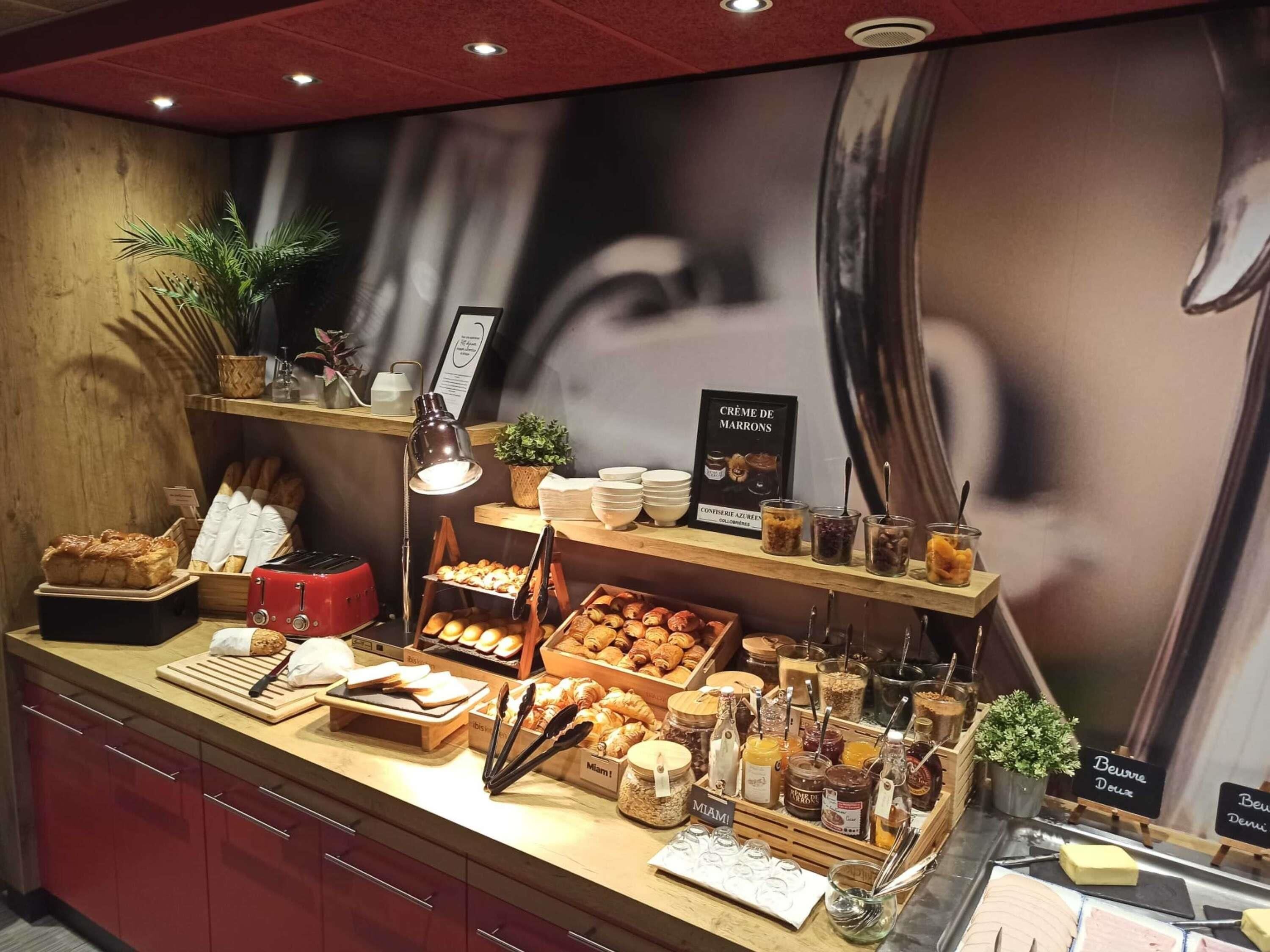 Frokostbuffé i helgene (EUR 13.00 per person)