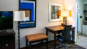 Deluxe Family Room | In-room safe, desk, iron/ironing board, free WiFi
