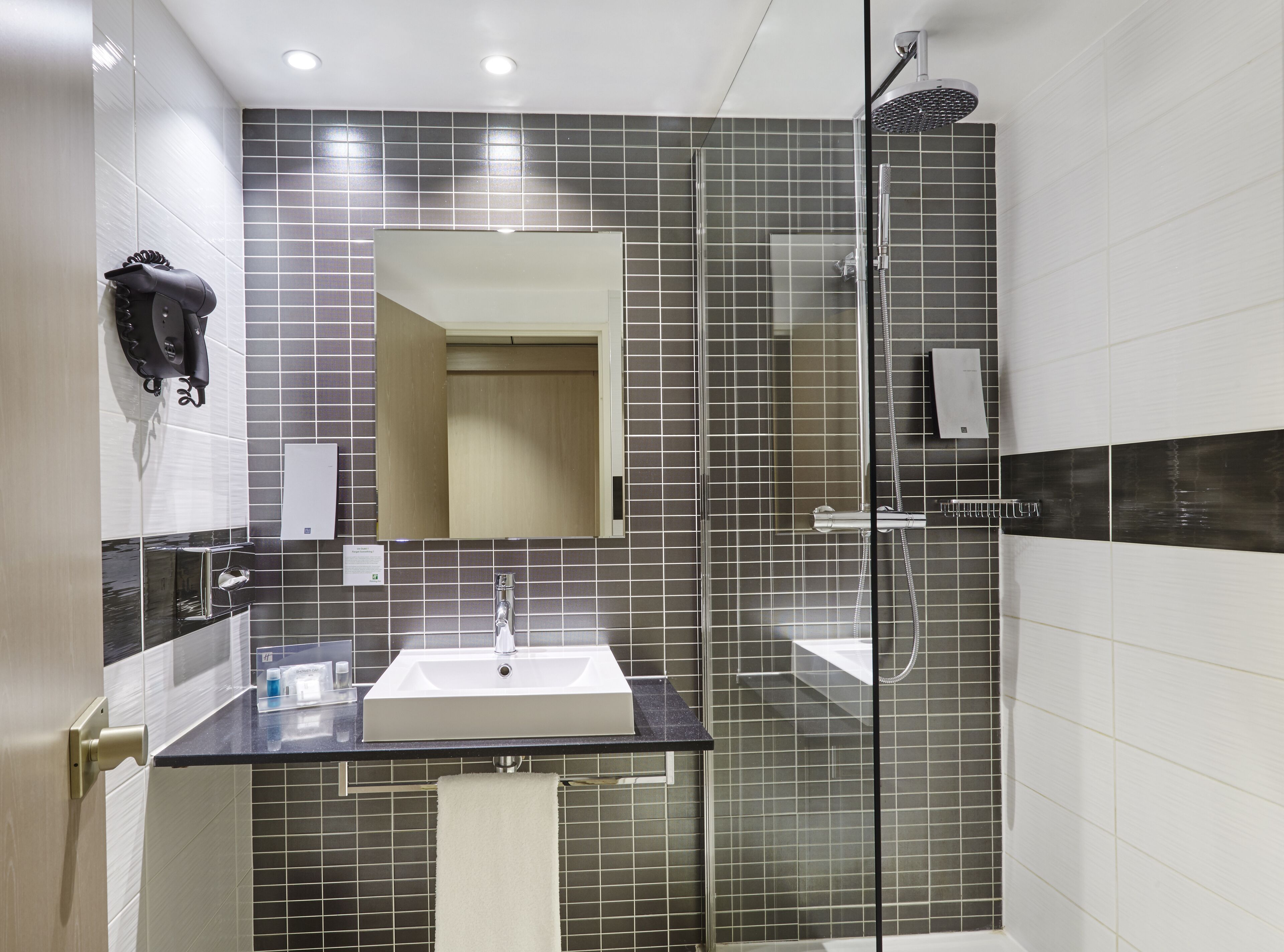 Photo - Holiday Inn Toulon City Centre by IHG