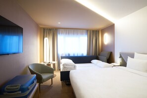 Premium bedding, in-room safe, desk, blackout curtains