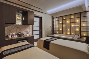 Parihoitohuone(ita), sauna, poreallas, turkkilainen sauna