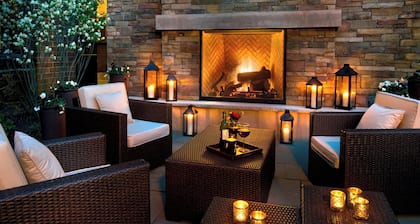 Trumbull Marriott Shelton