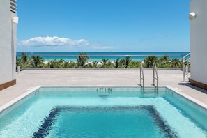2 outdoor pools, open 7:00 AM to 7:00 PM, sun loungers
