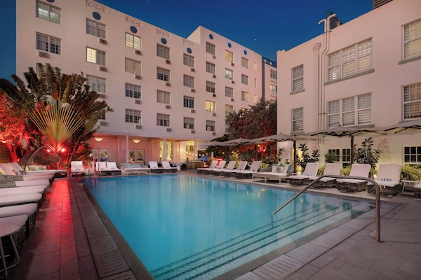 2 outdoor pools, open 7:00 AM to 7:00 PM, sun loungers