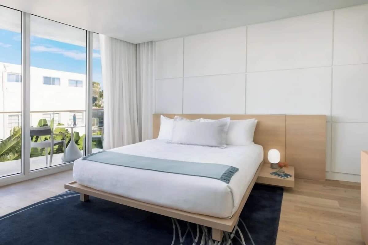 Premium bedding, pillow-top beds, minibar, in-room safe