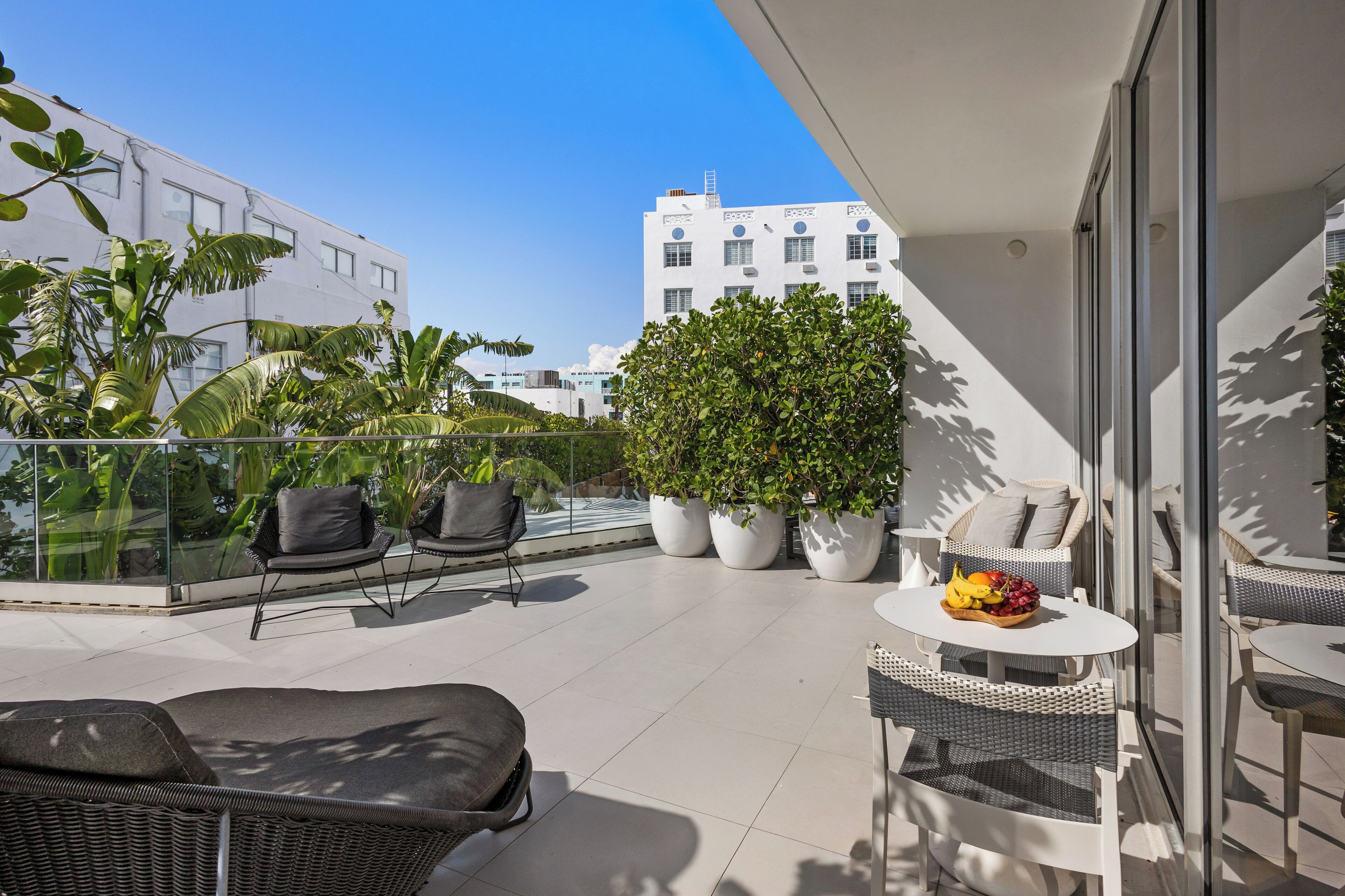 Chambre Double Supérieure, terrasse, en bord de piscine