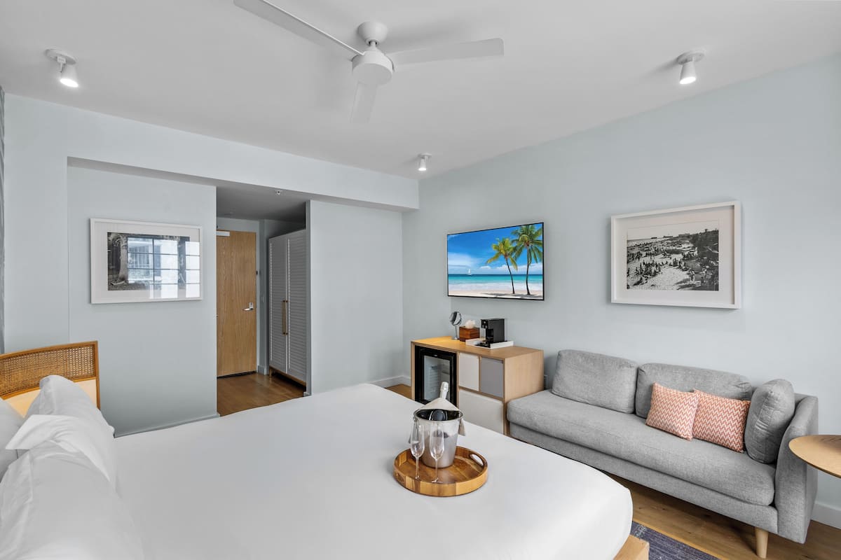 Literie de qualité supérieure, surmatelas, minibar