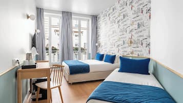 Triple room - Complimentary soft minibar, courtesy tray, Chromecast - Snacks and digital press | Minibar, in-room safe, desk, blackout drapes