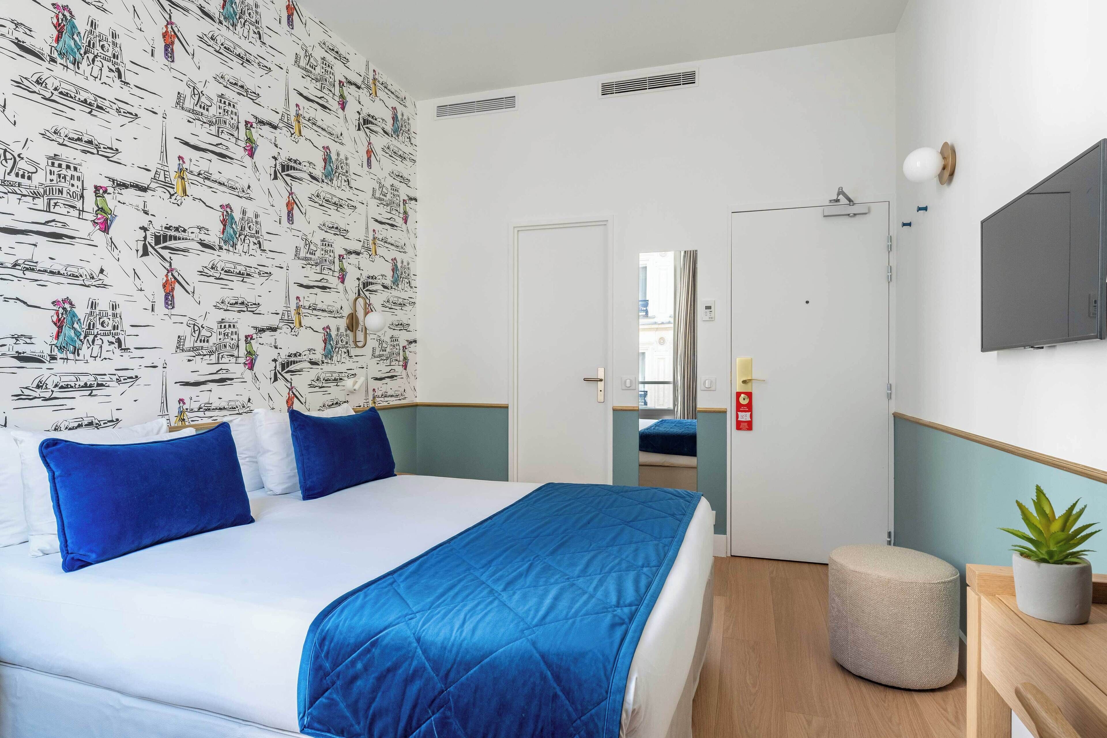 standard double room - complimentary soft minibar, courtesy tray, chromecast - snacks, digital press | minibar, in-room safe, desk, blackout curtains