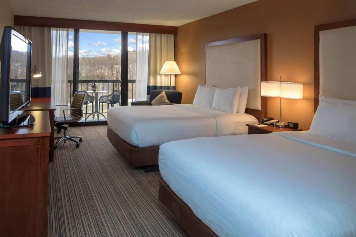 In-room safe, desk, laptop workspace, blackout curtains
