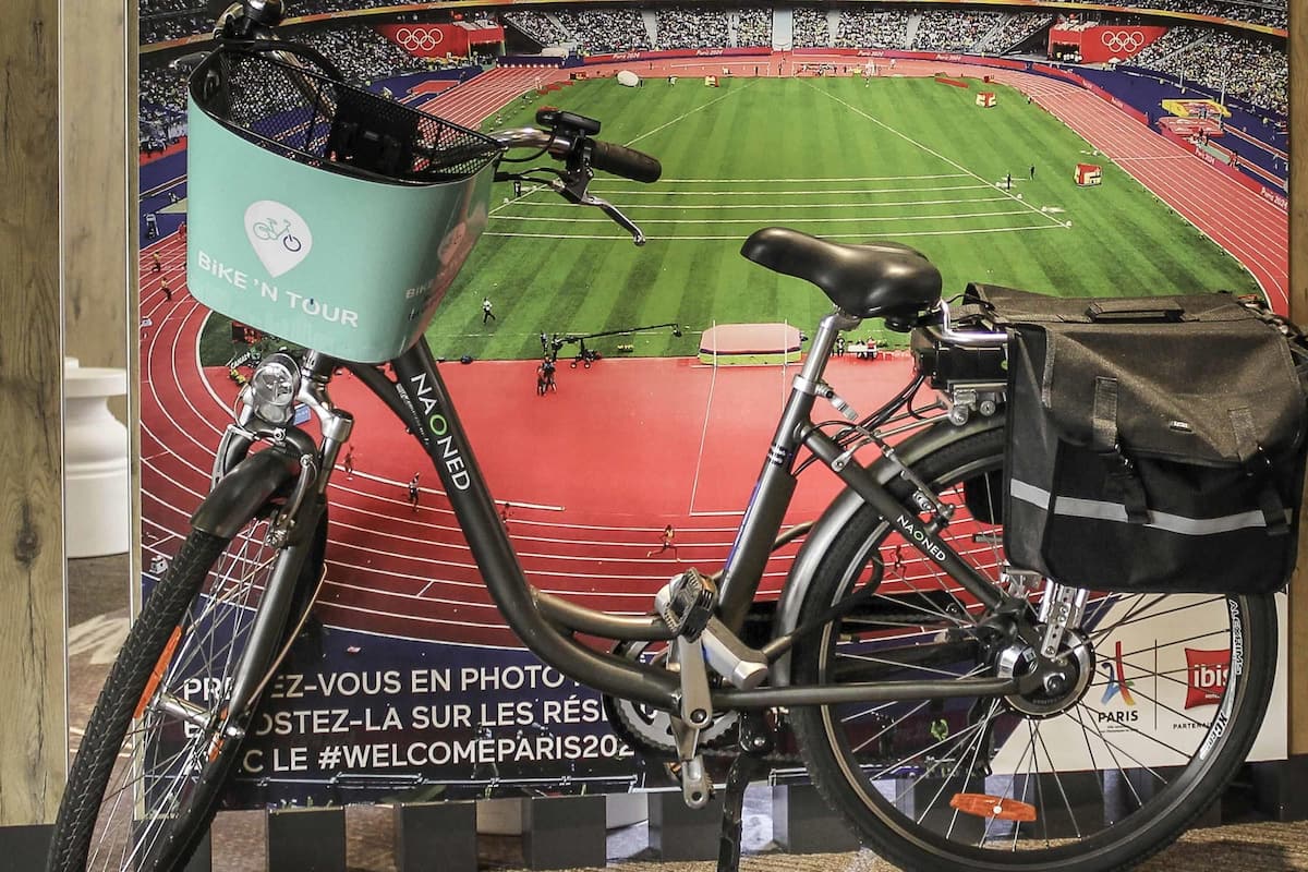 Kamar Standar, 1 Tempat Tidur Double | Seprai premium, brankas, meja kerja, dan kedap suara