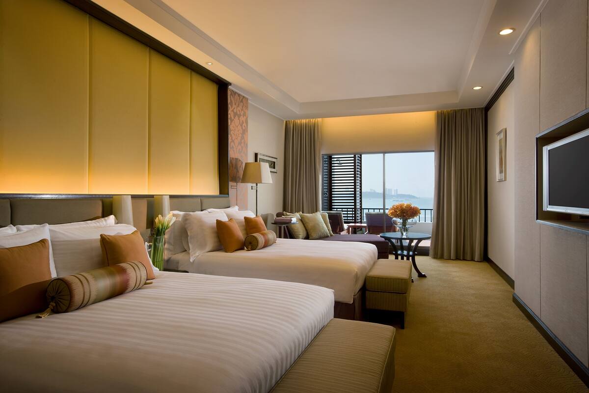 Club Grand Room Two Queen