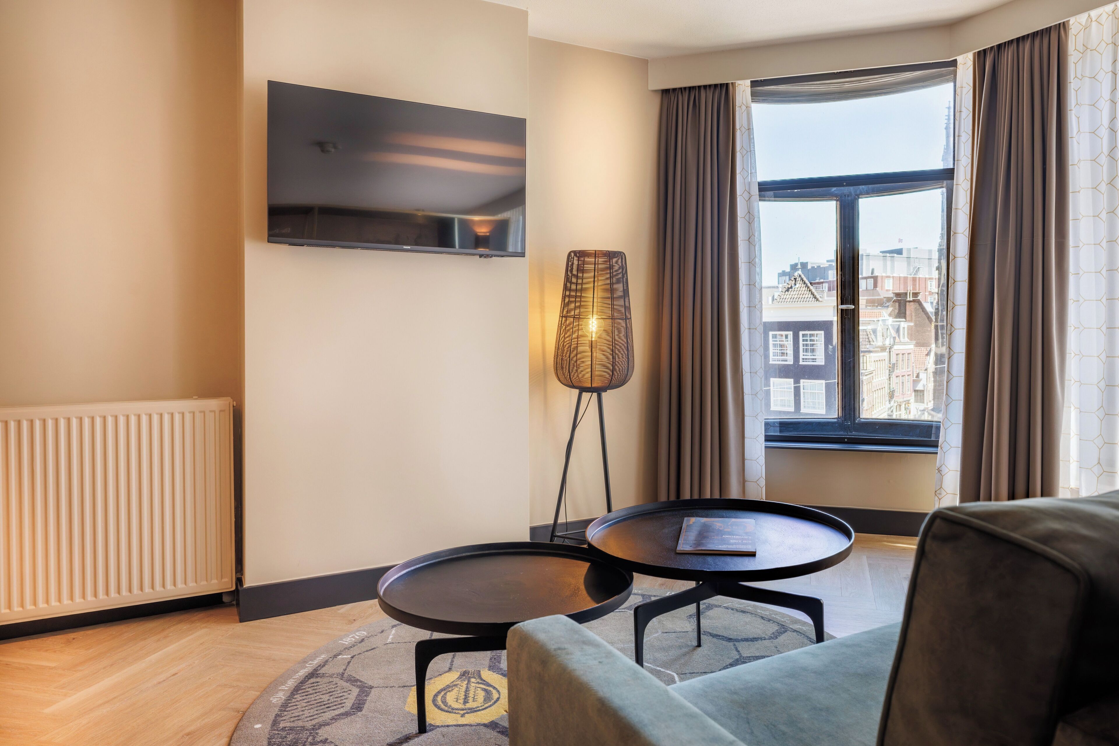 Junior Suite Queen Bed | In-room safe, desk, blackout drapes, iron/ironing board