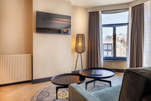 Junior Suite Queen Bed | In-room safe, desk, blackout curtains, iron/ironing board