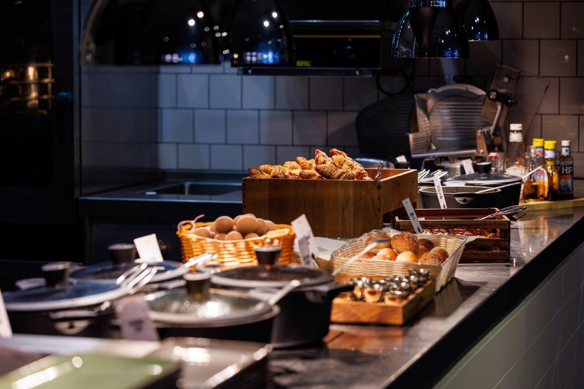 Daily buffet breakfast (EUR 27.50 per person)