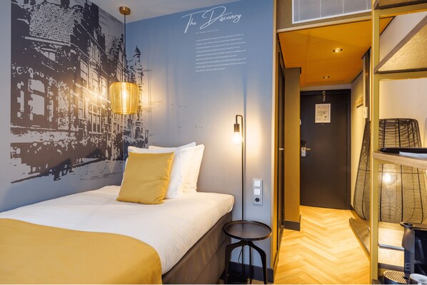 1 bedroom, in-room safe, desk, blackout curtains