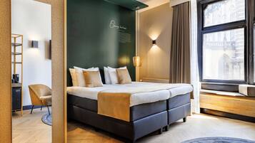 Junior Suite Twin | In-room safe, desk, blackout drapes, iron/ironing board