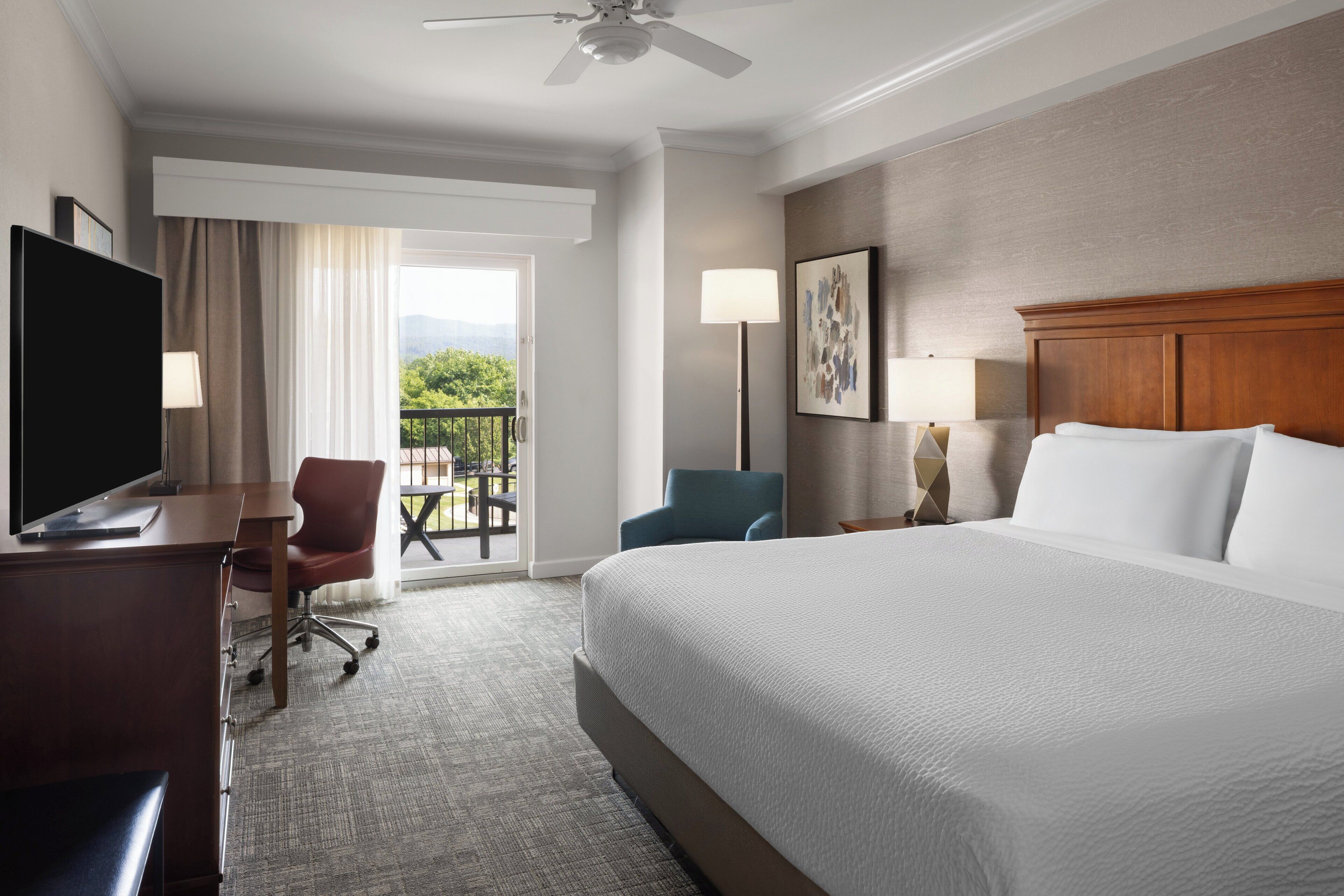 1 bedroom, in-room safe, desk, blackout curtains