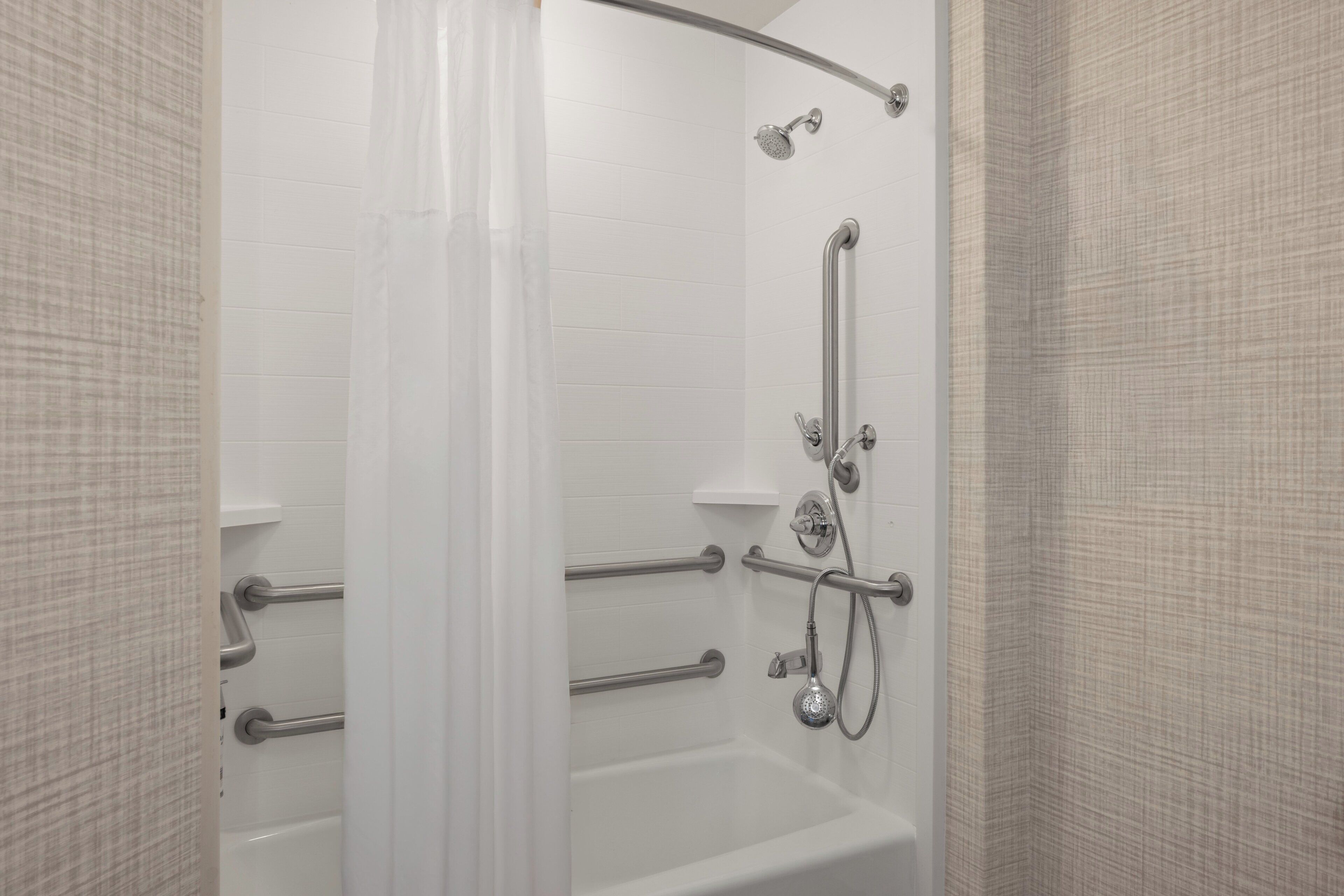 Photo - Holiday Inn Resort Lake George by IHG