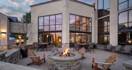 Holiday Inn Resort Lake George - Adirondack Area by IHG