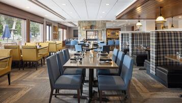 Breakfast, lunch and dinner served