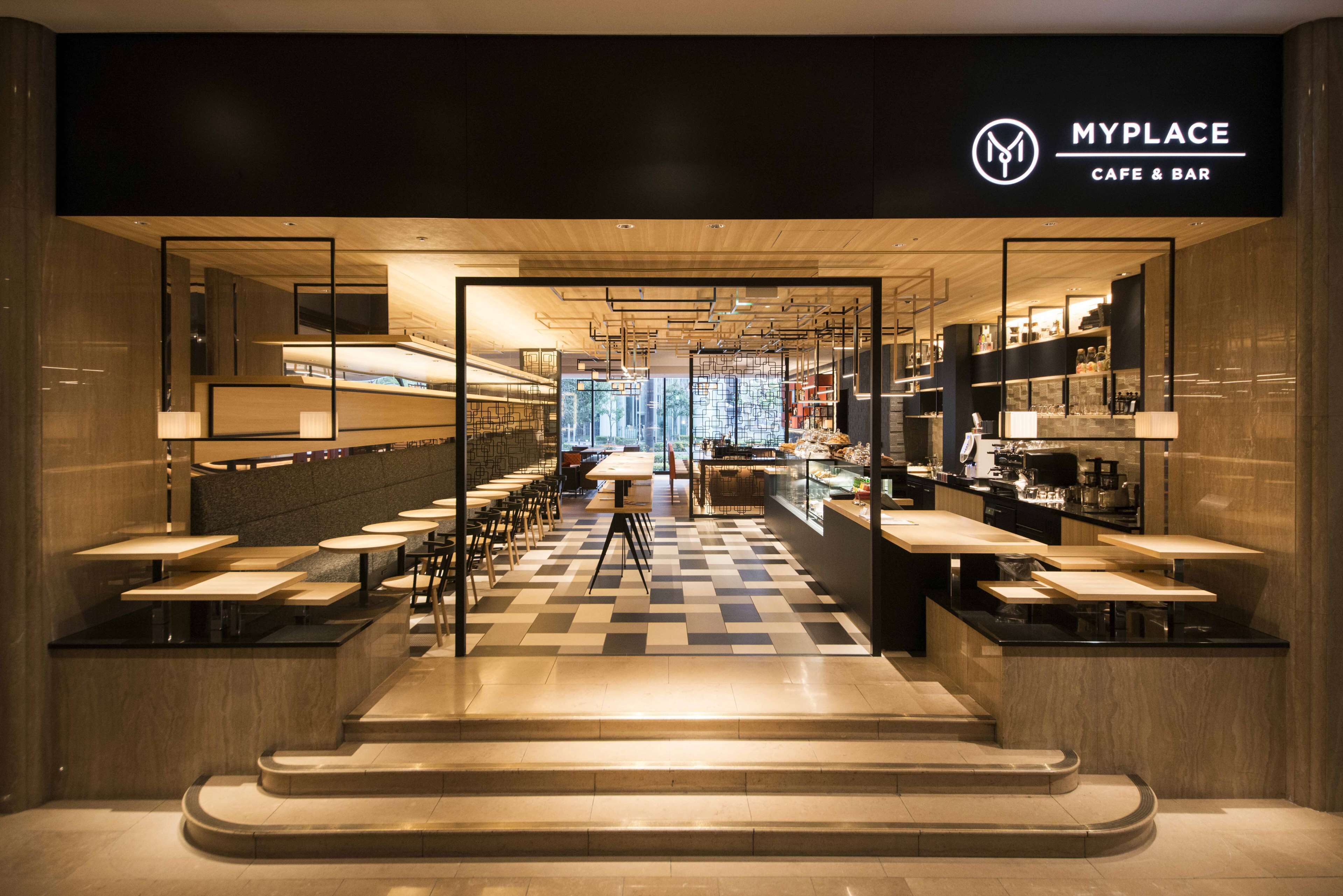 Photo - Hilton Osaka Hotel