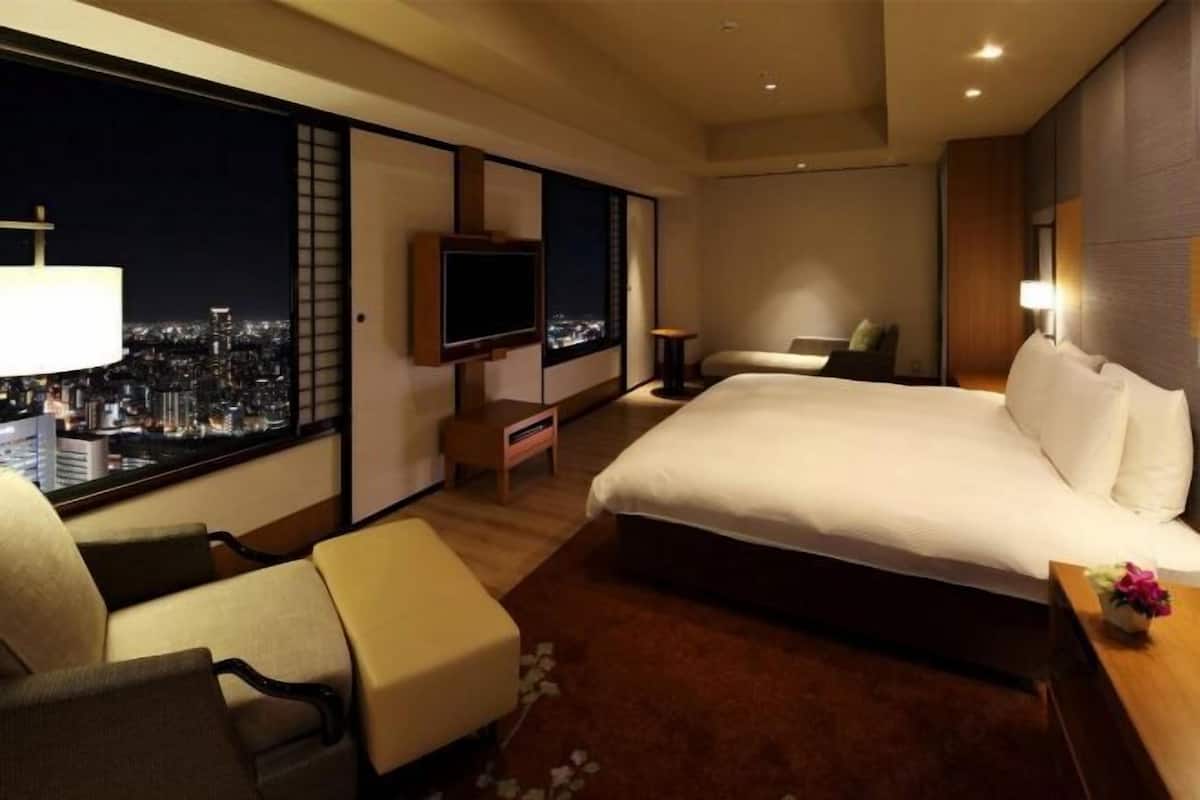 Minibar, caja de seguridad en la habitación y insonorización