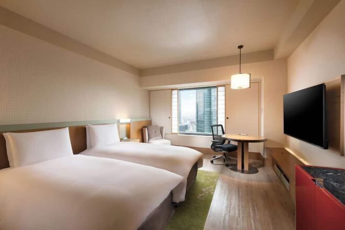 Minibar, caja de seguridad en la habitación y insonorización
