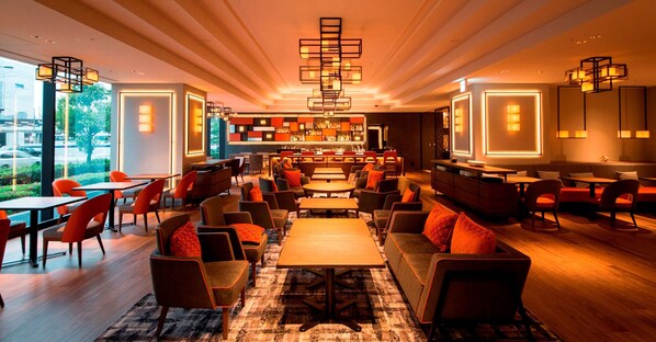 4 restaurants, breakfast, lunch, dinner served; Japanese cuisine
