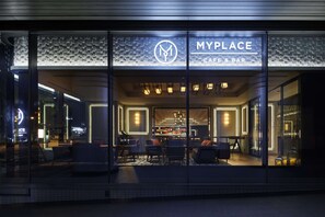 4 restaurants, breakfast, lunch, dinner served; Japanese cuisine