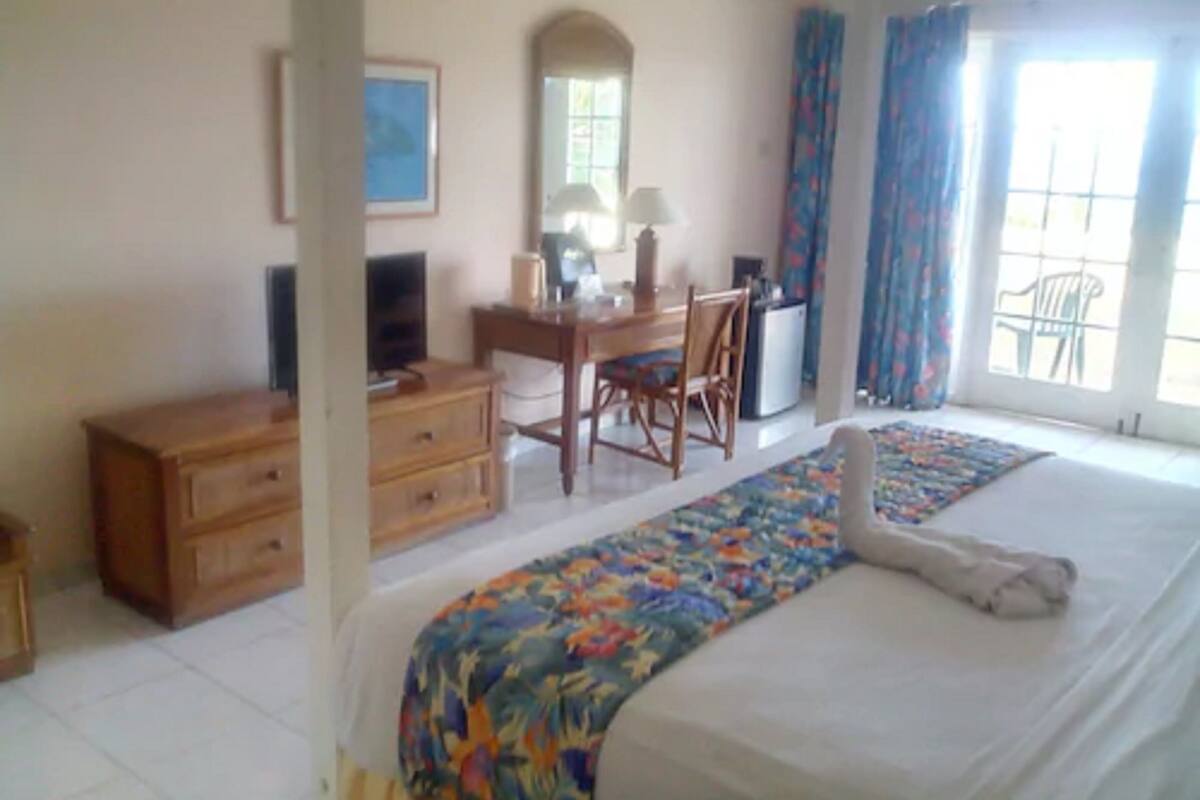 In-room safe, desk, blackout drapes, iron/ironing board