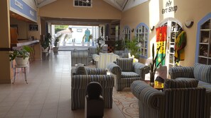 Khu tiếp khách ở sảnh