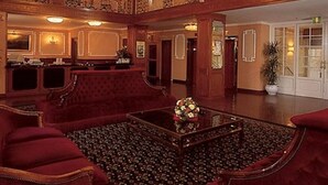 Lobby lounge - Regina Olga Hotel (Cernobbio)