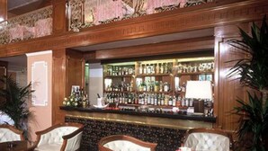 Bar (on property) - Regina Olga Hotel (Cernobbio)
