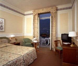 Premium bedding, minibar, in-room safe, desk