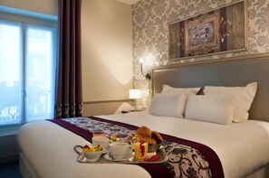 高档床上用品、客房内保险箱、隔音、免费 WiFi