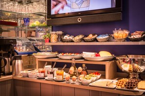 Kontinental frokost hver dag (EUR 15 per person)