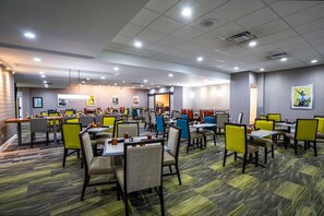 Tägliches Frühstücksbuffet gegen Gebühr