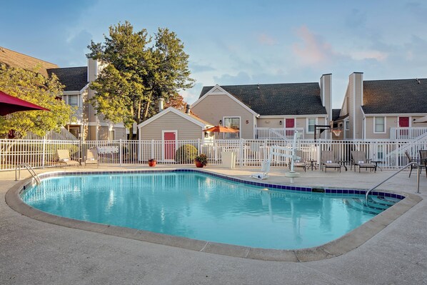 Seasonal outdoor pool, pool umbrellas