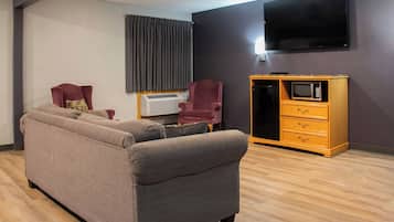 Suite, Multiple Beds (Double King Suite) | Living area