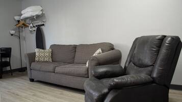 Deluxe Room, 1 King Bed with Sofa bed | Desk, laptop workspace, blackout drapes, iron/ironing board