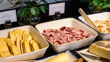Daily buffet breakfast for a fee