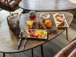 Daily buffet breakfast (EUR 14 per person)