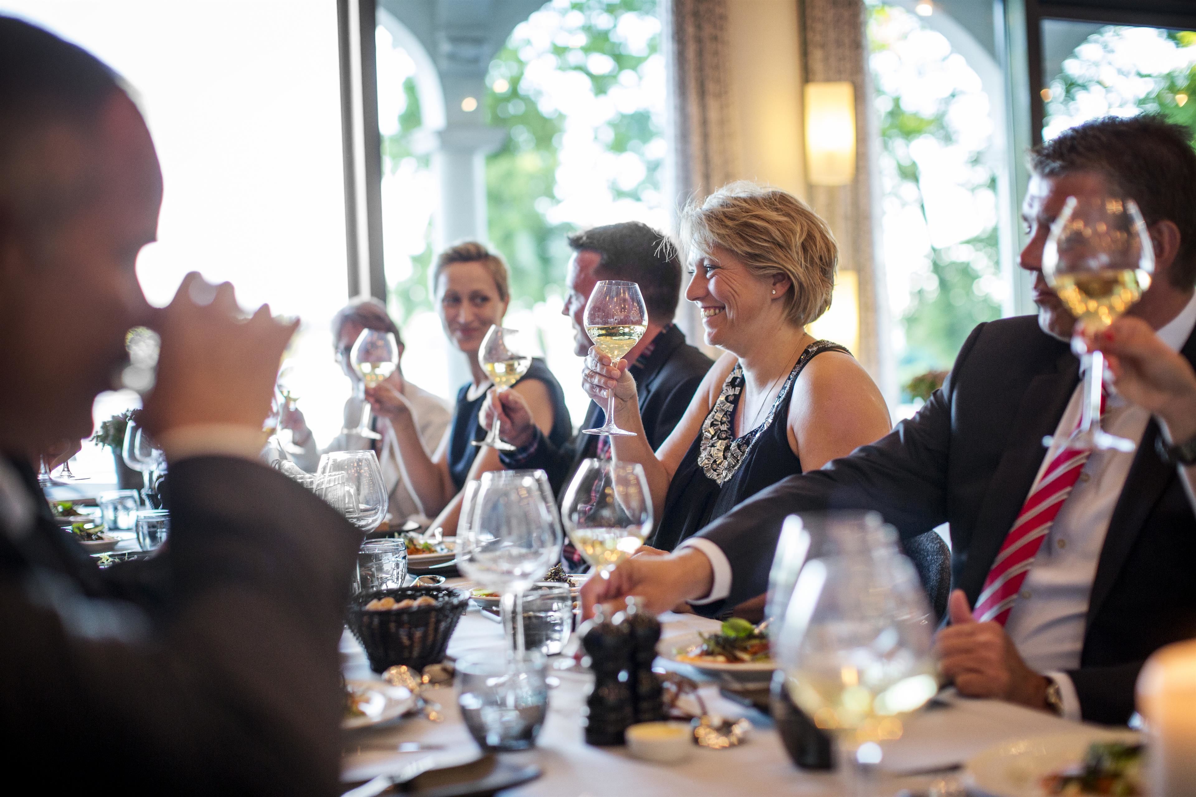 Der serveres aftensmad