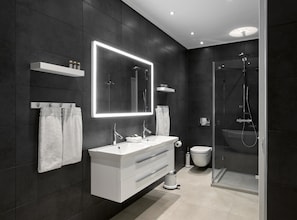 Design Suite, Balcony, Fjord View, Main Building | Bathroom