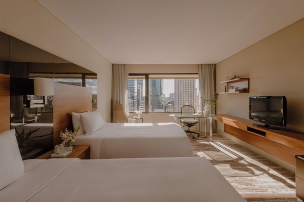 Classic Room, 2 Double Beds, Club Lounge Access (High Floor) | Premium bedding, minibar, in-room safe, desk - InterContinental Brisbane by IHG (Brisbane)