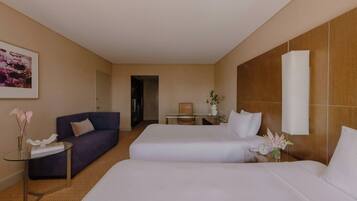 Ropa de cama de alta calidad y minibar